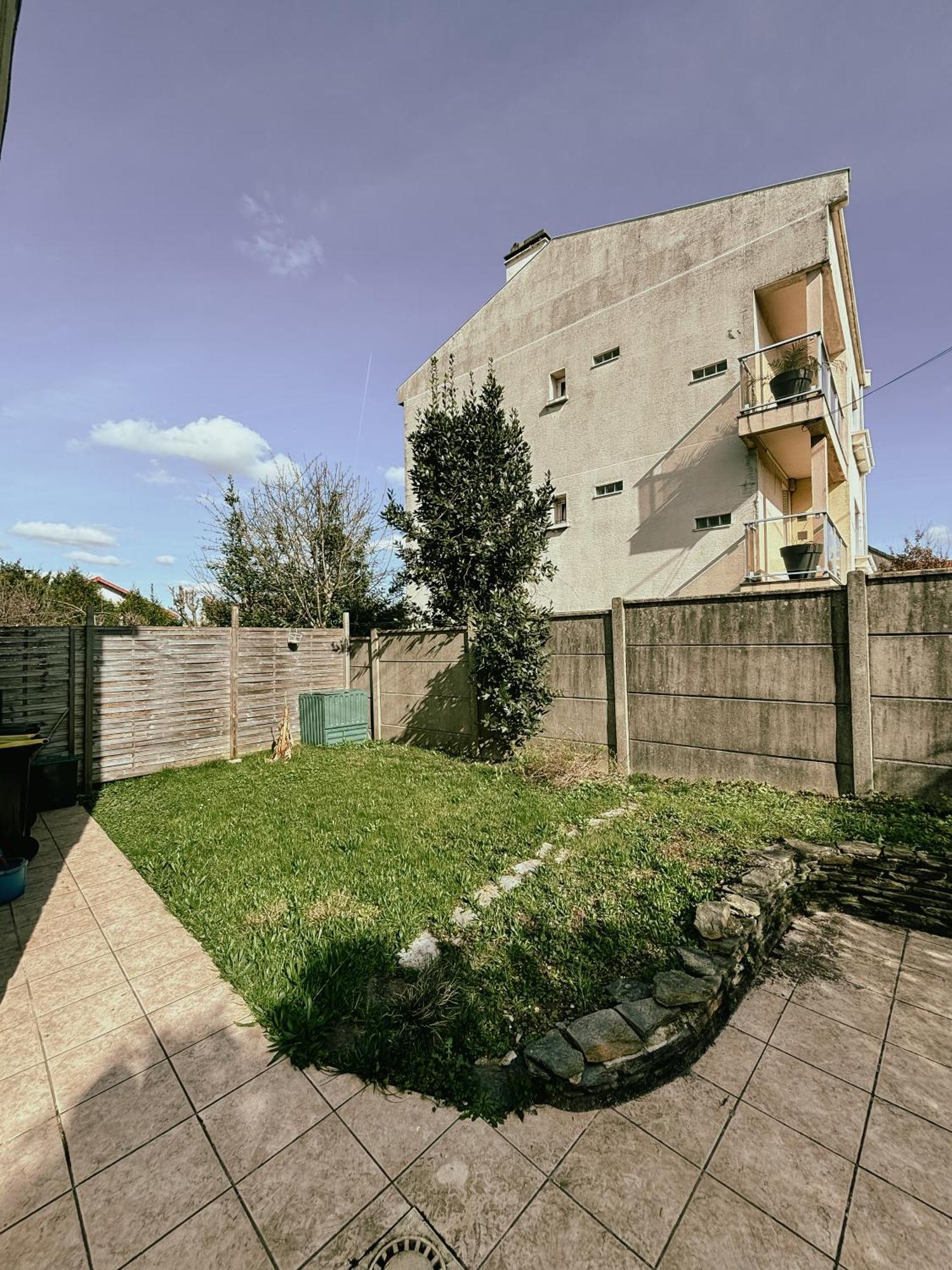 Duplex Avec Jardin - Proche Paris - Disneyland - Rer - Noisy-le-Grand Bagian luar foto